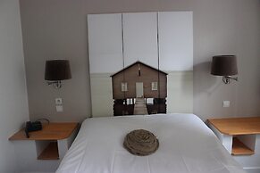 Hôtel La Maison Rouge