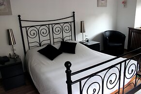 Hôtel La Maison Rouge