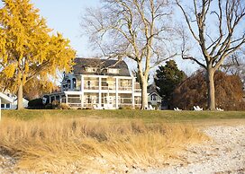 Sandaway Suites & Beach