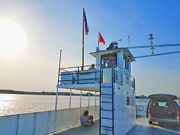 Sandaway Suites & Beach