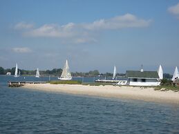 Sandaway Suites & Beach