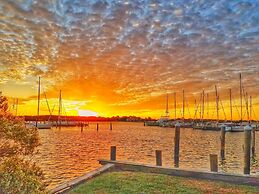 Sandaway Suites & Beach