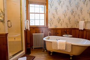 Sandaway Suites & Beach