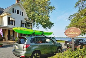 Sandaway Suites & Beach