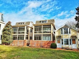 Sandaway Suites & Beach