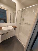 The Waverley International Hotel