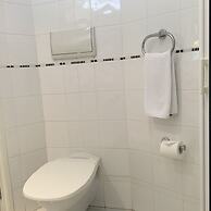 The Waverley International Hotel