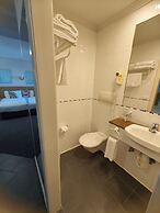 The Waverley International Hotel