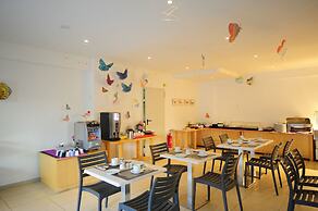 Maravel Star Art Hotel