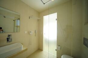 Maravel Star Art Hotel