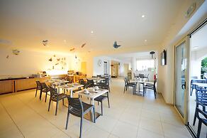 Maravel Star Art Hotel