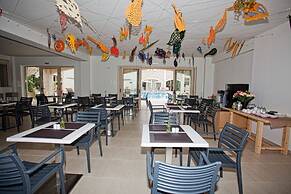 Maravel Star Art Hotel