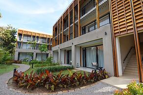 Le Petit Village Hotel & Spa