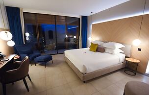 Le Petit Village Hotel & Spa