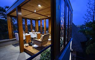 Le Petit Village Hotel & Spa