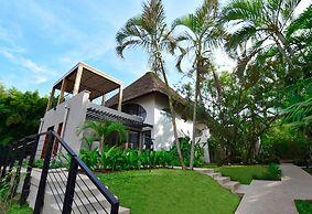 Le Petit Village Hotel & Spa