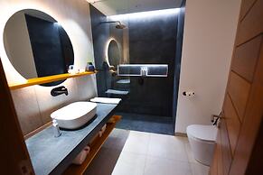 Le Petit Village Hotel & Spa