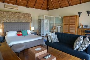 Le Petit Village Hotel & Spa