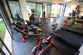 Le Petit Village Hotel & Spa