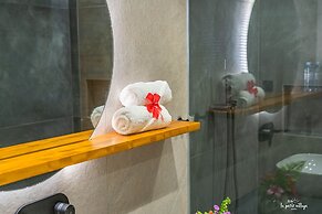 Le Petit Village Hotel & Spa