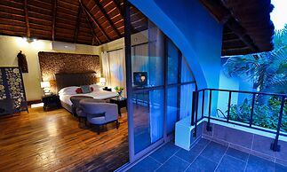 Le Petit Village Hotel & Spa