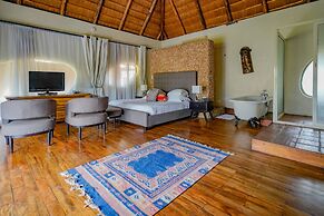 Le Petit Village Hotel & Spa