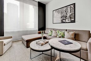 ANDAZ 5TH AVENUE, BY HYATT