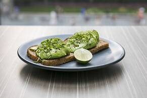 ANDAZ 5TH AVENUE, BY HYATT