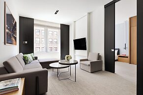 ANDAZ 5TH AVENUE, BY HYATT