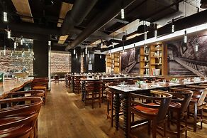 ANDAZ 5TH AVENUE, BY HYATT