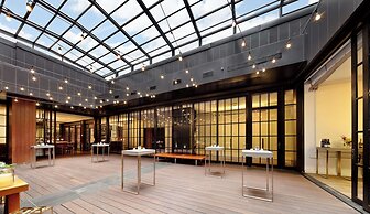 ANDAZ 5TH AVENUE, BY HYATT