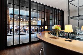 ANDAZ 5TH AVENUE, BY HYATT