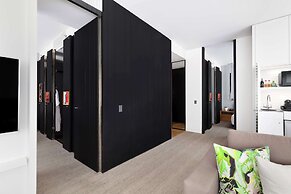 ANDAZ 5TH AVENUE, BY HYATT