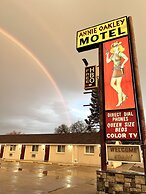 Annie Oakley Motel Oakley
