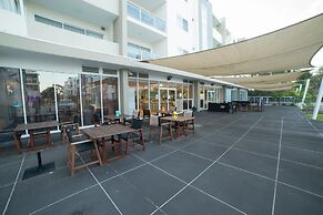 Quality Suites Pioneer Sands