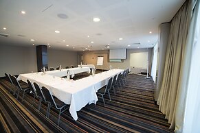 Quality Suites Pioneer Sands