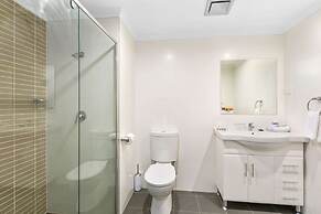 Quality Suites Pioneer Sands