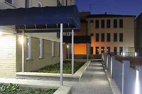 Warsaw Apartments Magnolie