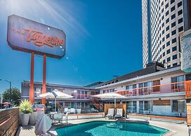 The Tangerine - A Burbank Hotel