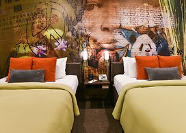 The Tangerine - A Burbank Hotel