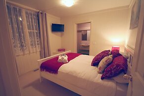 Cottages at Monreale