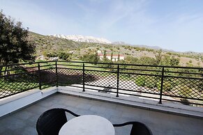 Delina Mountain Resort