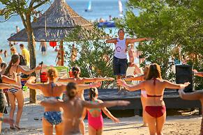 Pine Beach Pakostane - All Inclusive light