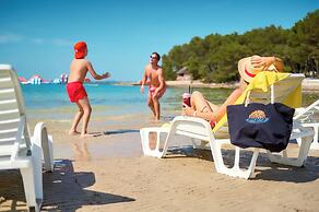 Pine Beach Pakostane - All Inclusive light