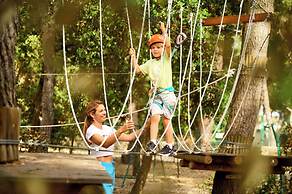 Pine Beach Pakostane - All Inclusive light