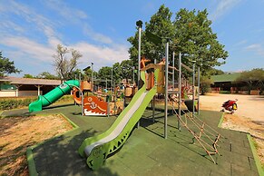 Pine Beach Pakostane - All Inclusive light