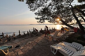 Pine Beach Pakostane - All Inclusive light