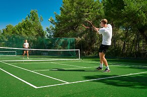 Pine Beach Pakostane - All Inclusive light