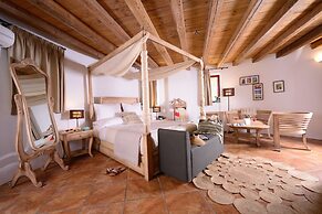Varos Village Boutique Hotel