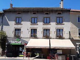 Hôtel Restaurant Le Barriol